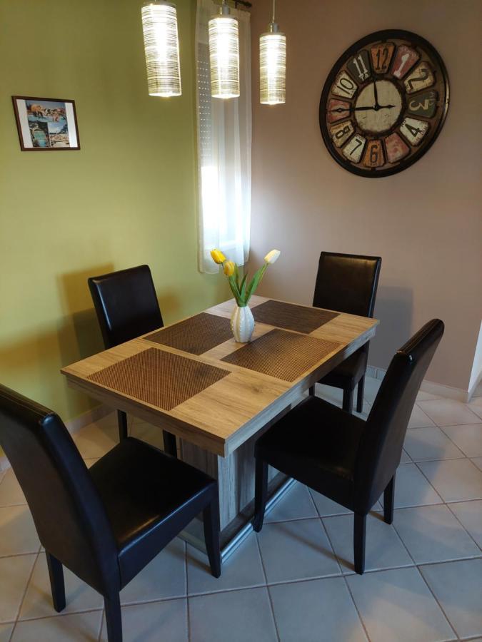 Samuci Apartman Hajduszoboszlo Exterior foto