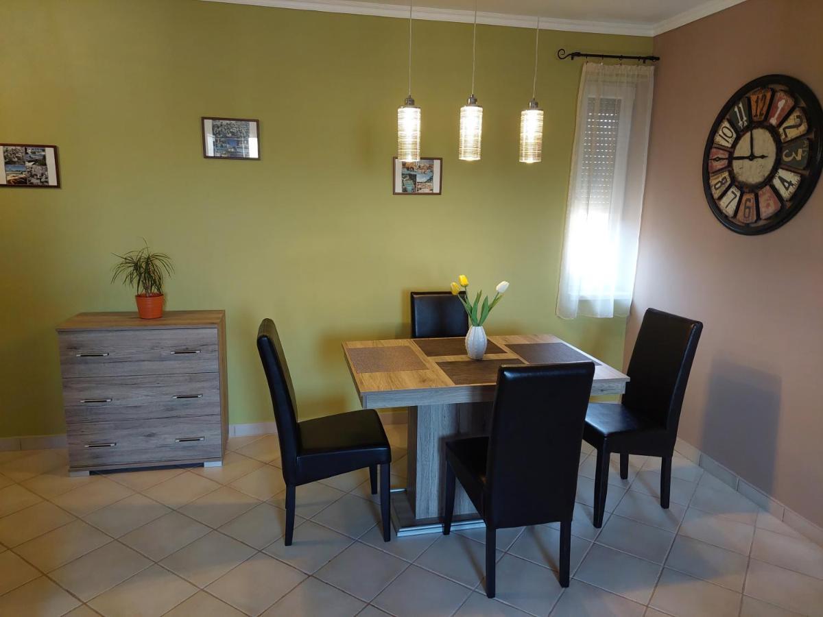 Samuci Apartman Hajduszoboszlo Exterior foto