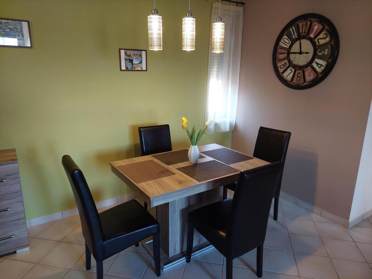 Samuci Apartman Hajduszoboszlo Exterior foto