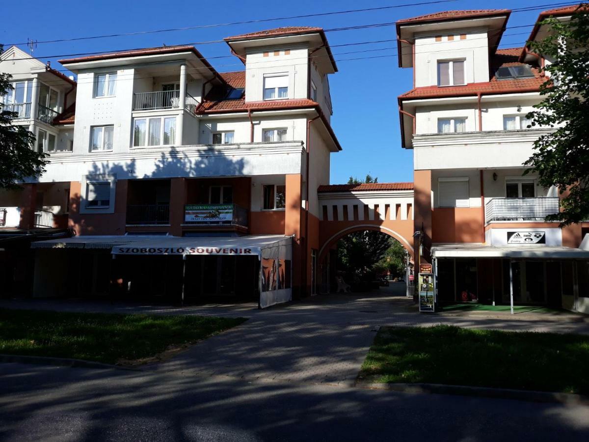 Samuci Apartman Hajduszoboszlo Exterior foto